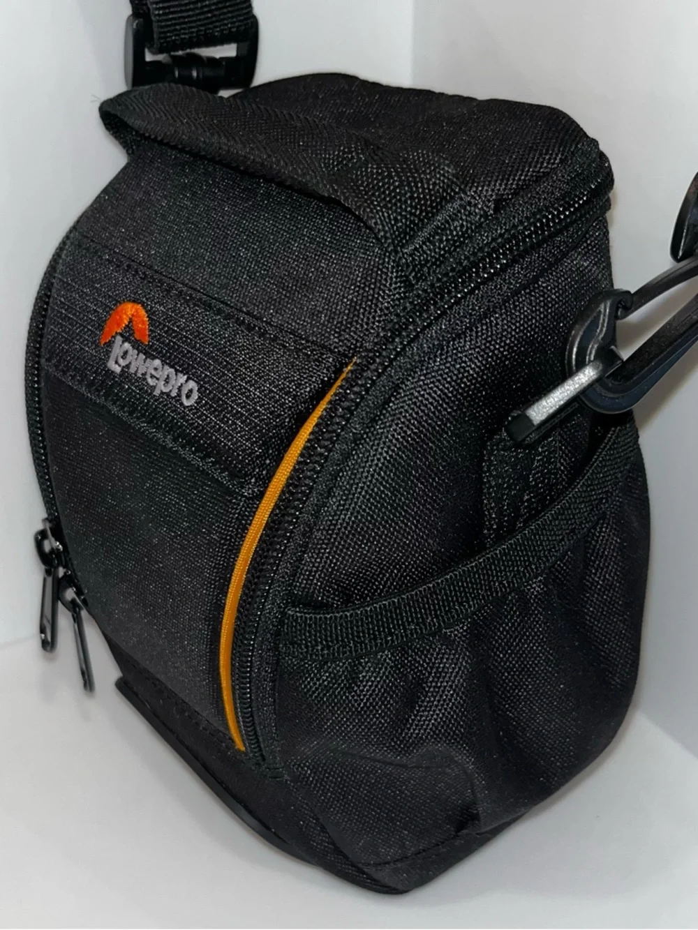 Lowepro Adventura SH 100R II Camera / Camcorder Bag Case -7” X 6” Long Adj Strap